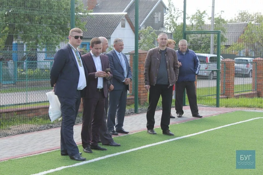 В селі Льотниче Зимнівської ОТГ відкрили сучасний спортивний майданчик 8