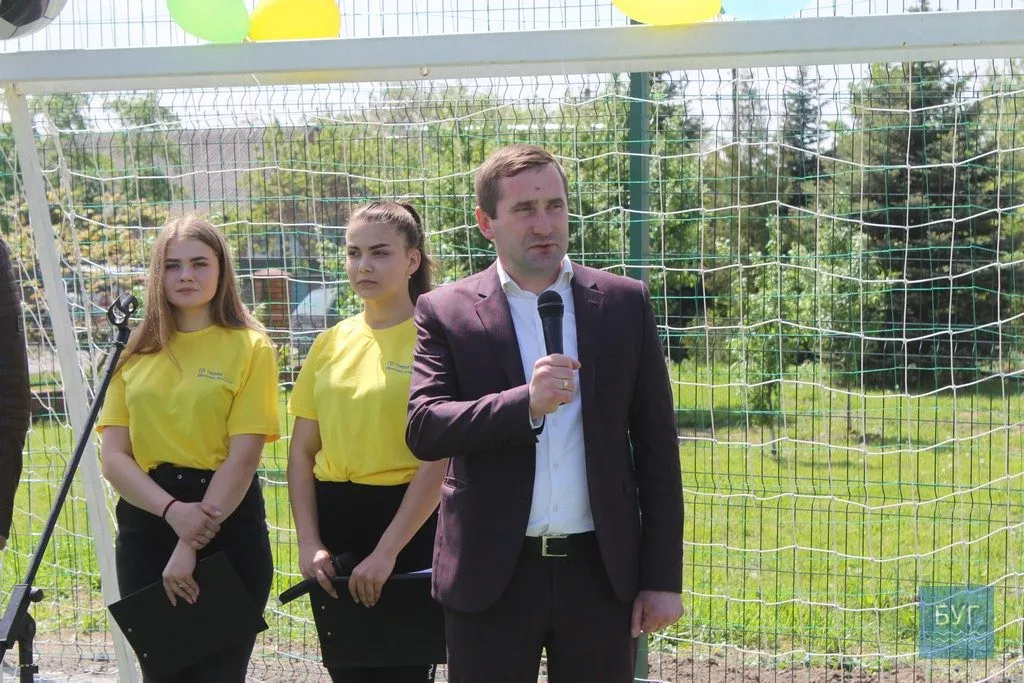 В селі Льотниче Зимнівської ОТГ відкрили сучасний спортивний майданчик 10