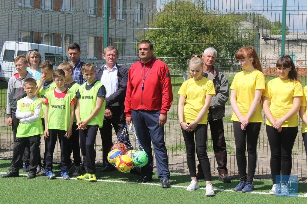 В селі Льотниче Зимнівської ОТГ відкрили сучасний спортивний майданчик 13