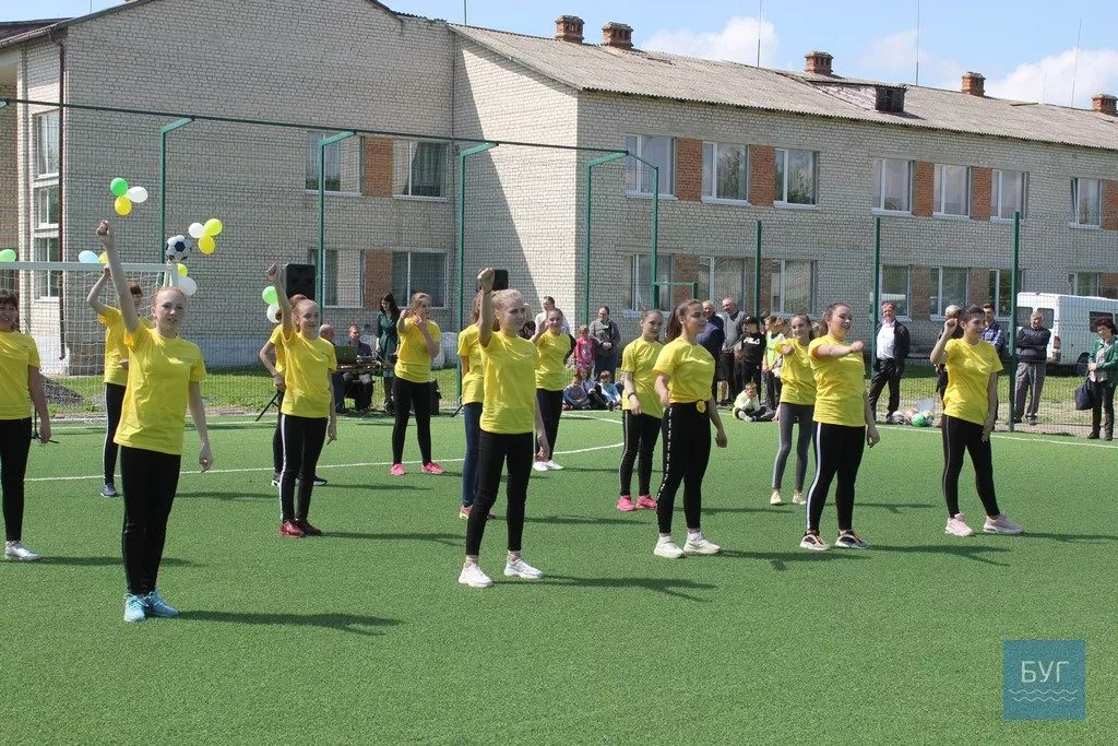 В селі Льотниче Зимнівської ОТГ відкрили сучасний спортивний майданчик 16