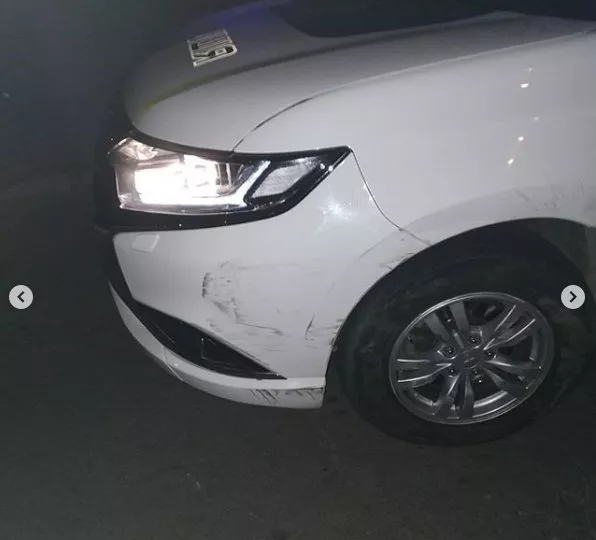 П'яний водій, тікаючи від поліції, в'їхав у паркан та пошкодив авто патрульних 5