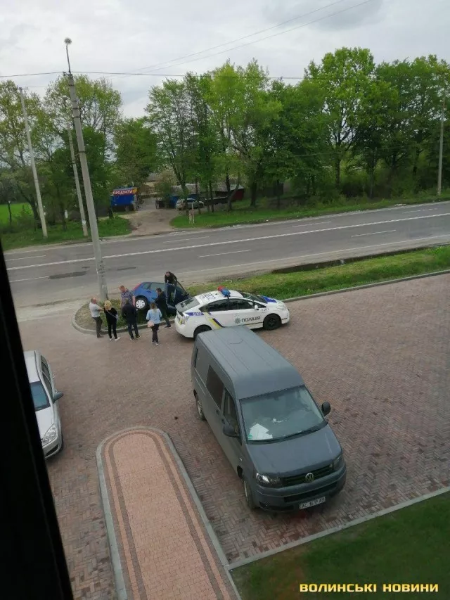 Біля Луцька авто з'їхало в кювет і перекинулось 2