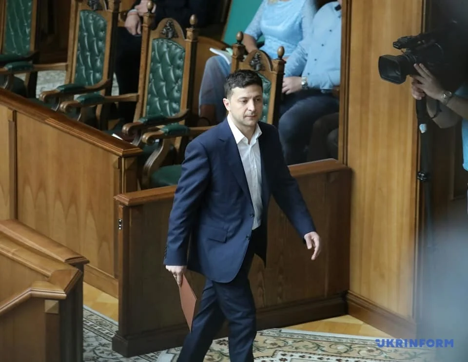 КСУ за участі Зеленського розглядає конституційність його указу про розпуск Ради – трансляція 3