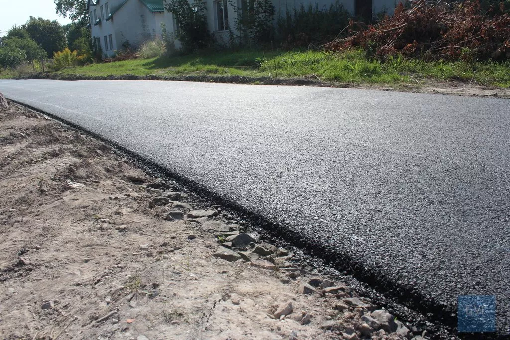 Чому заасфальтували провулок між вулицями Лотоцького і Устилузькою у Володимирі-Волинському? 2