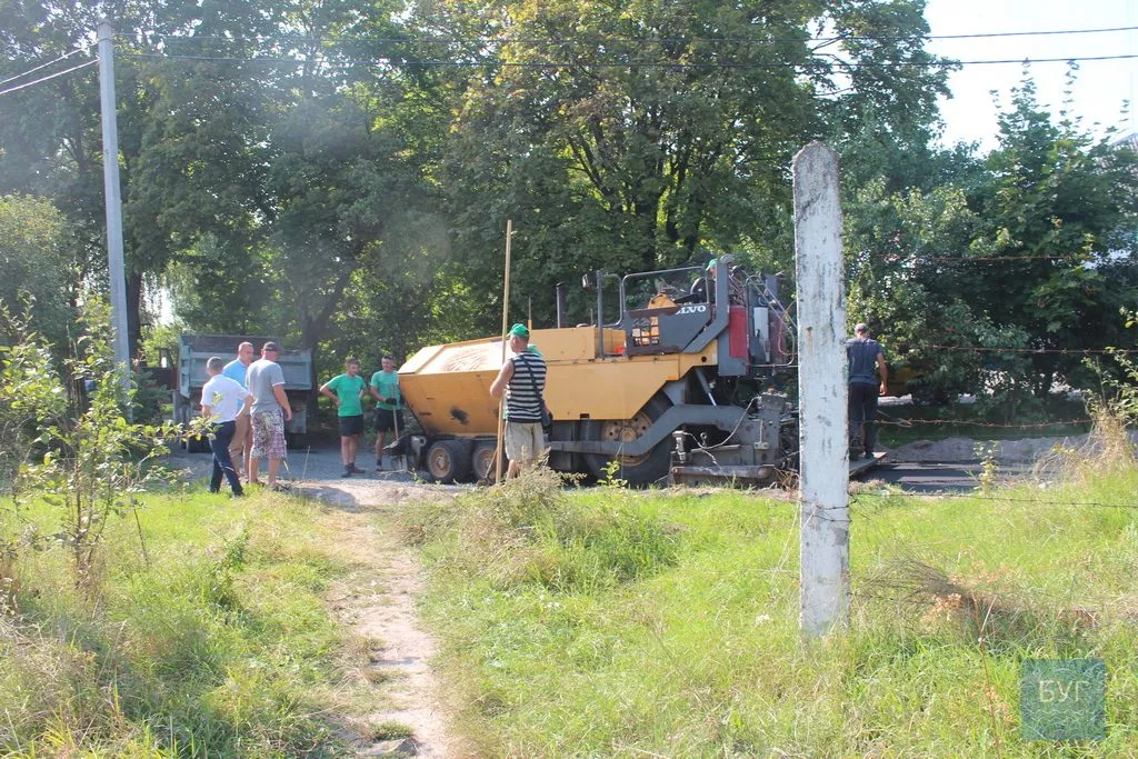 Чому заасфальтували провулок між вулицями Лотоцького і Устилузькою у Володимирі-Волинському? 5
