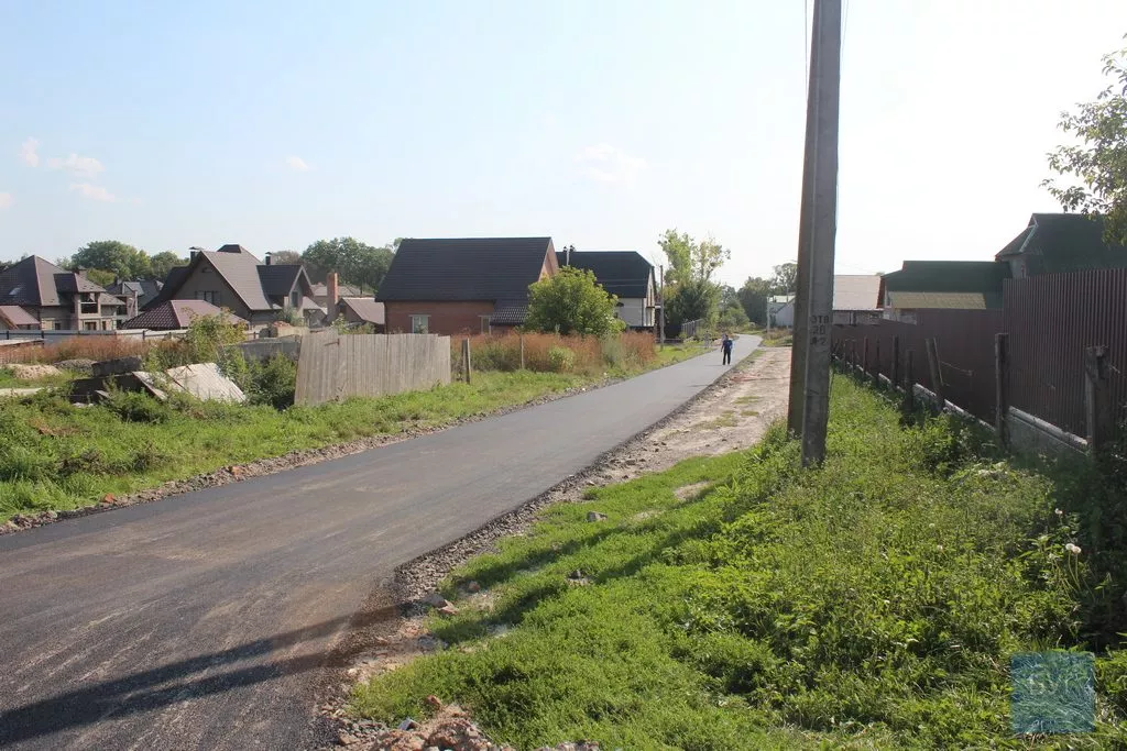 Чому заасфальтували провулок між вулицями Лотоцького і Устилузькою у Володимирі-Волинському? 6