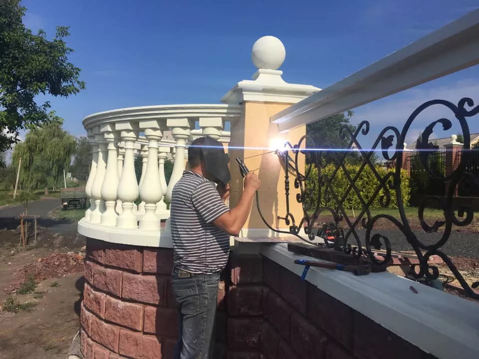 «І такі мрії бувають», - мешканець Володимира-Волинського власноруч і за свої кошти облаштував терасу біля річки 5