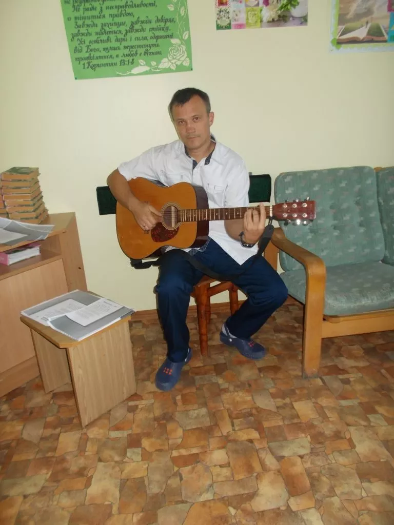 Завдяки унікальним методикам у реабілітаційному центрі Нововолинська хворі встають навіть з інвалідного візка 3