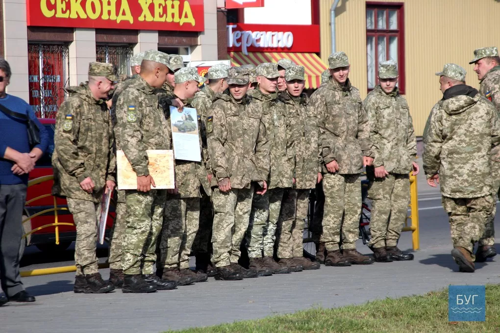 У Володимирі-Волинському вшанували пам'ять Героїв АТО і воїнів УПА 3