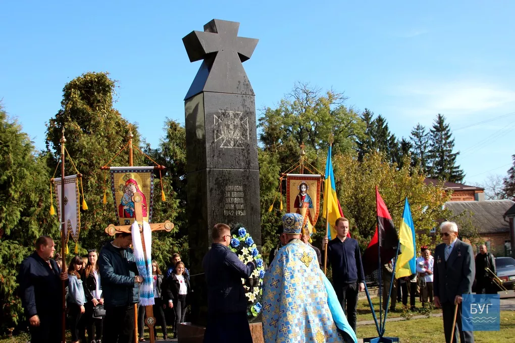 У Володимирі-Волинському вшанували пам'ять Героїв АТО і воїнів УПА 14