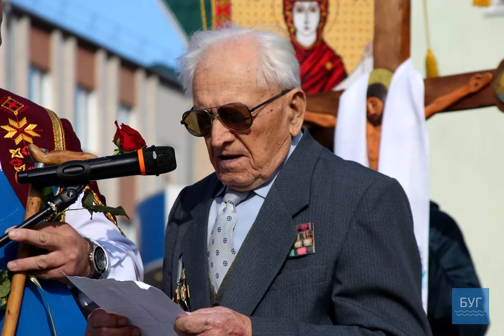 У Володимирі-Волинському вшанували пам'ять Героїв АТО і воїнів УПА 17