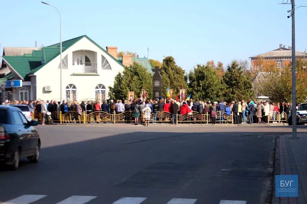 У Володимирі-Волинському вшанували пам'ять Героїв АТО і воїнів УПА 22