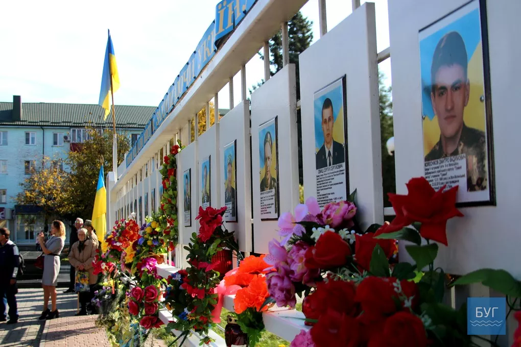 У Володимирі-Волинському вшанували пам'ять Героїв АТО і воїнів УПА 24