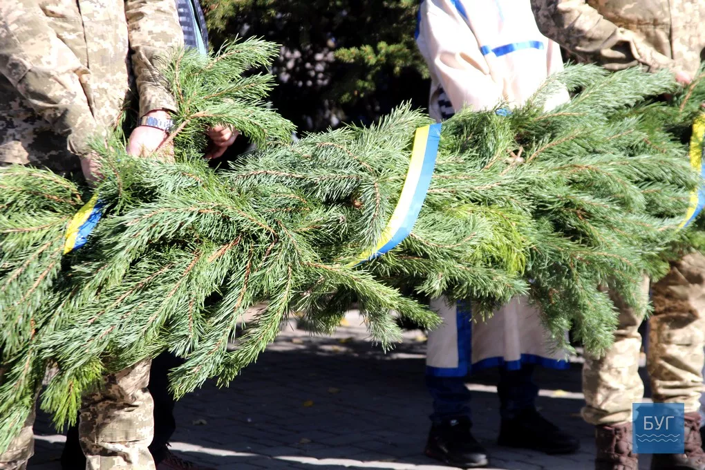 У Володимирі-Волинському вшанували пам'ять Героїв АТО і воїнів УПА 35