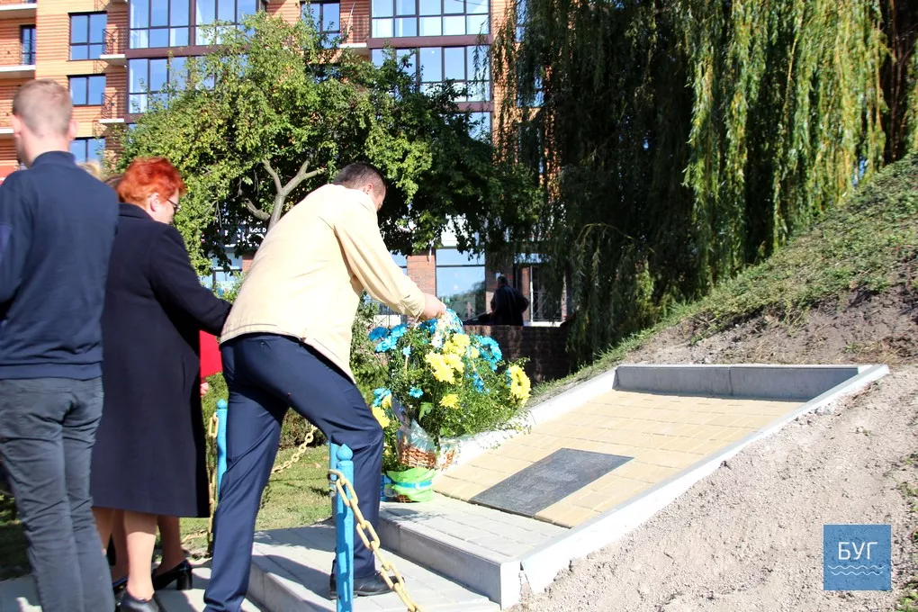 У Володимирі-Волинському вшанували пам'ять Героїв АТО і воїнів УПА 40