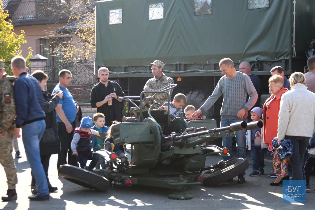 У Володимирі-Волинському вшанували пам'ять Героїв АТО і воїнів УПА 43