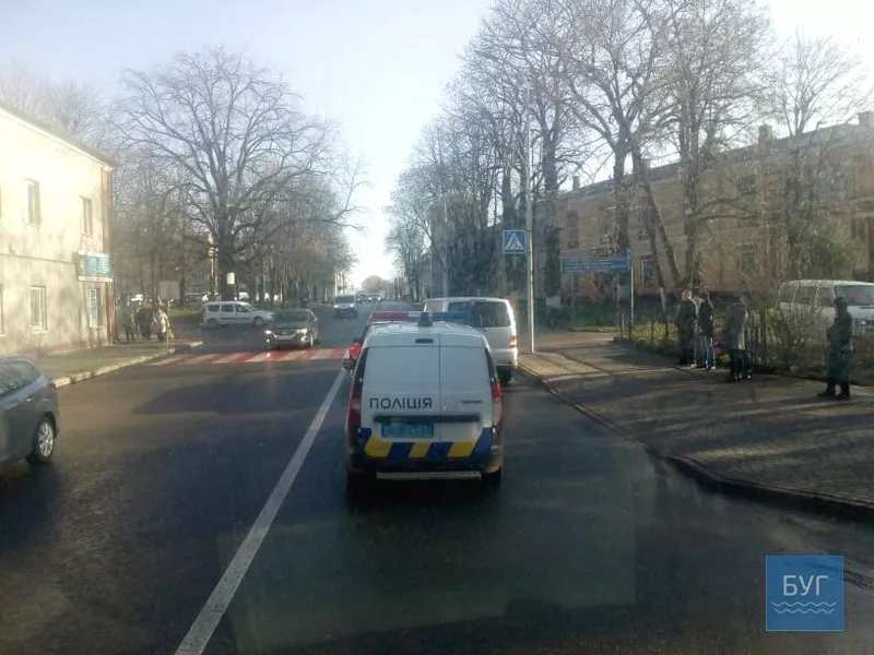 ДТП у Володимирі-Волинському: в бус, який зупинився пропустити людей на переході, в’їхав легковик 2