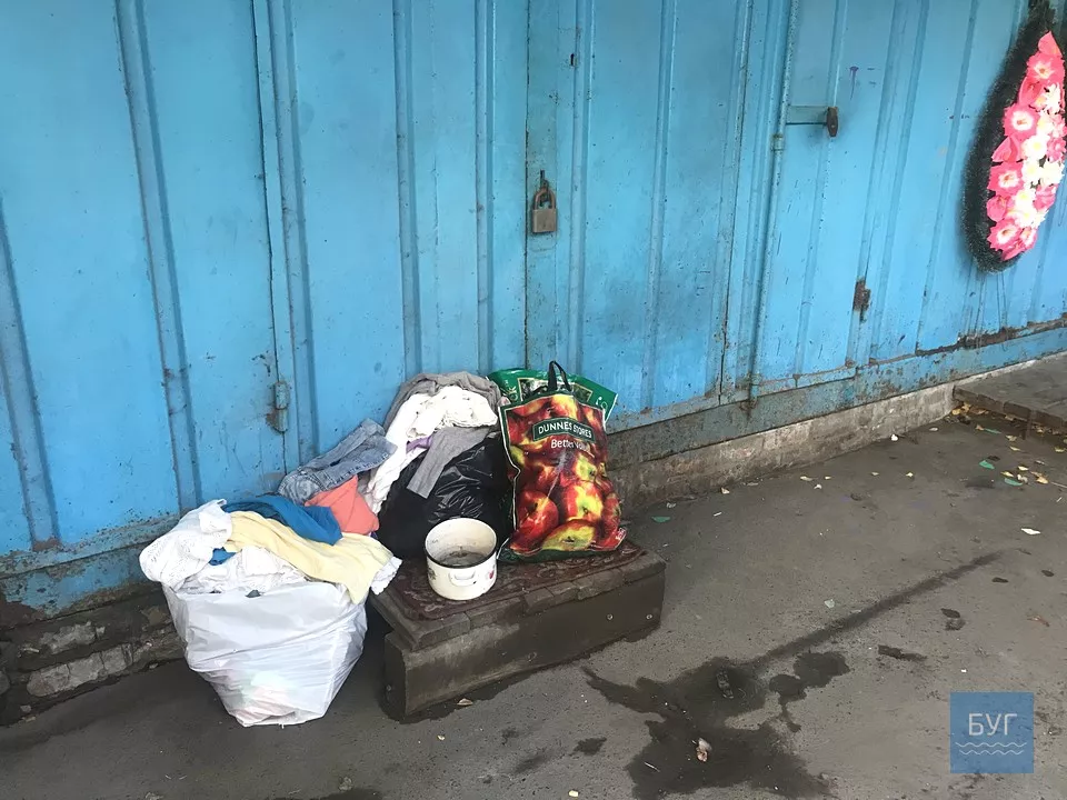 Жінка перетворила ринок у Нововолинську на гадюшник: місяцями на ситуацію не реагують 7