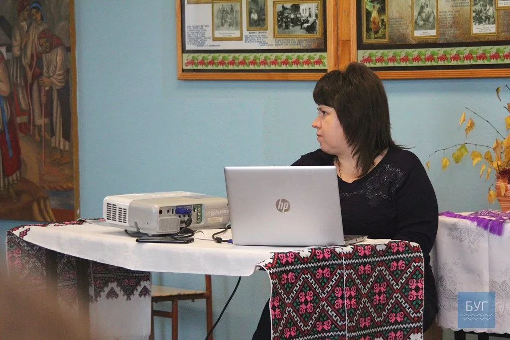 «Мовно-літературне кафе»: у школі №7 Нововолинська відзначили День української писемності та мови 23