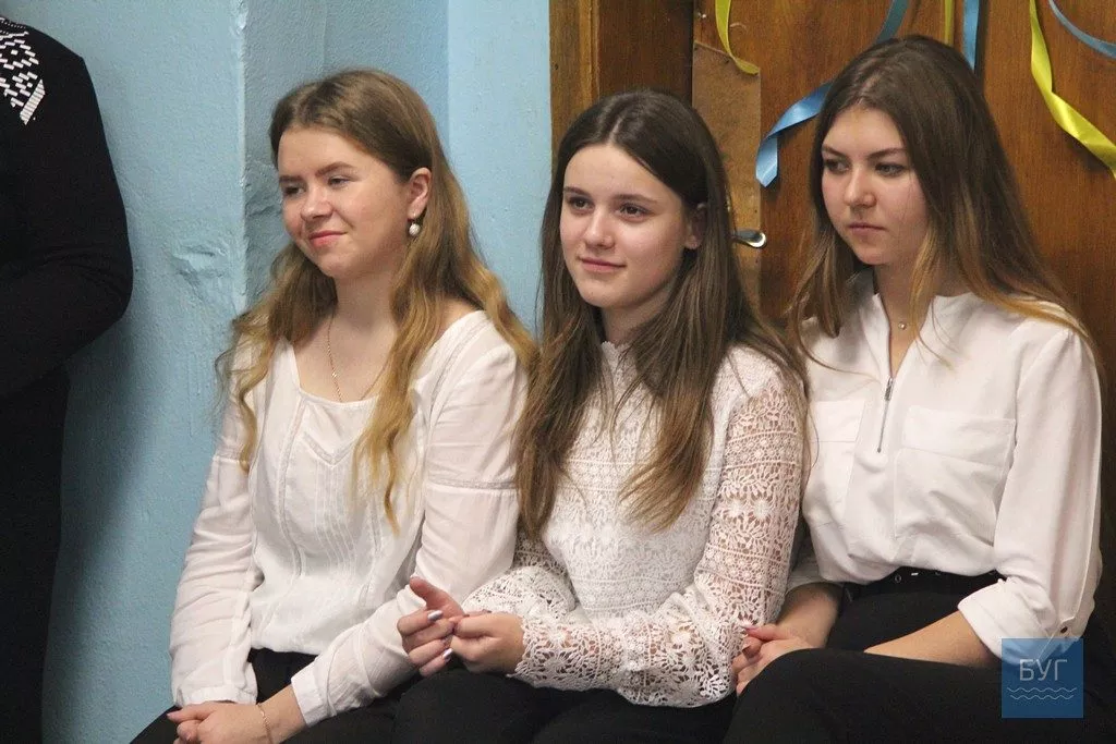 «Мовно-літературне кафе»: у школі №7 Нововолинська відзначили День української писемності та мови 29