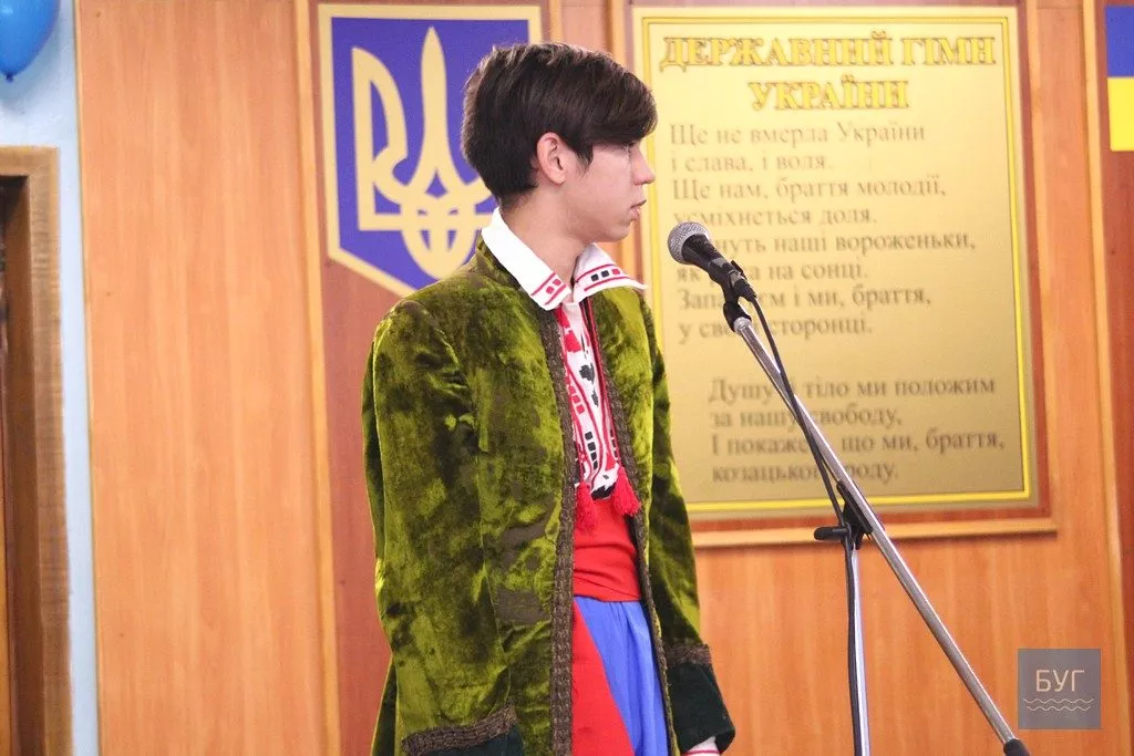 «Мовно-літературне кафе»: у школі №7 Нововолинська відзначили День української писемності та мови 12