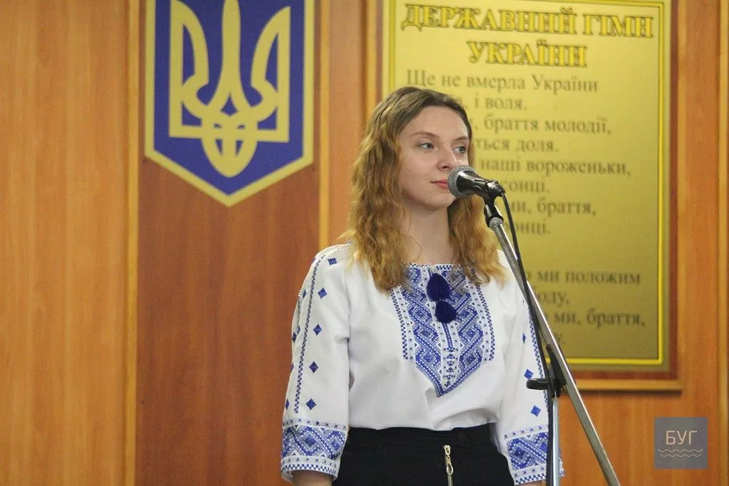 «Мовно-літературне кафе»: у школі №7 Нововолинська відзначили День української писемності та мови 35