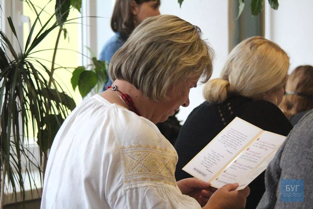 «Мовно-літературне кафе»: у школі №7 Нововолинська відзначили День української писемності та мови 5