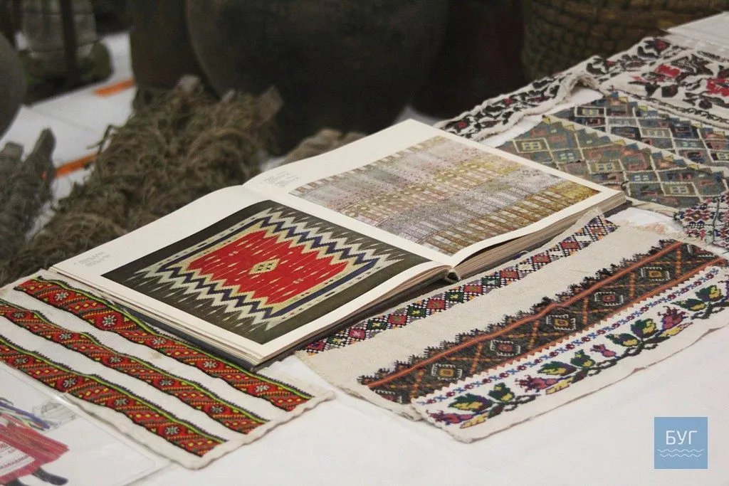 «Мовно-літературне кафе»: у школі №7 Нововолинська відзначили День української писемності та мови 40