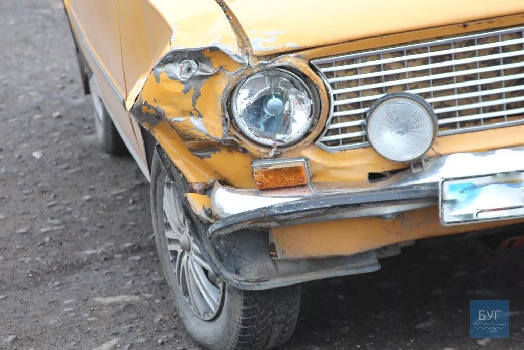 У Нововолинську ДТП: зіткнулися три автомобілі 11