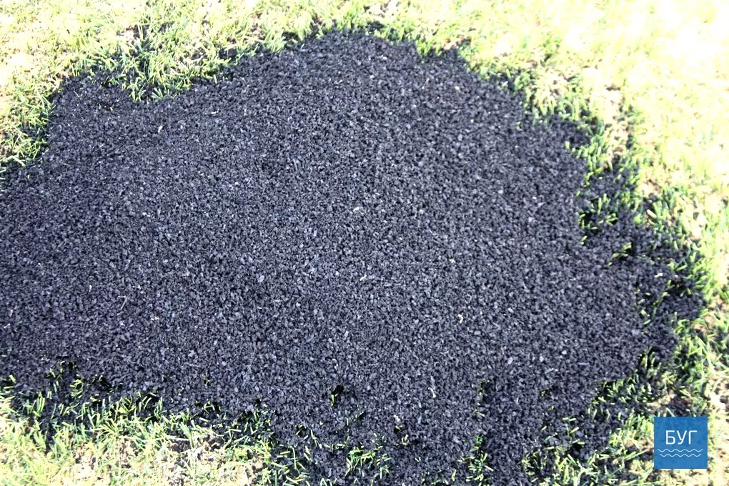 Завершують ремонт покриття спортивного майданчика на стадіоні у Володимирі-Волинському 3