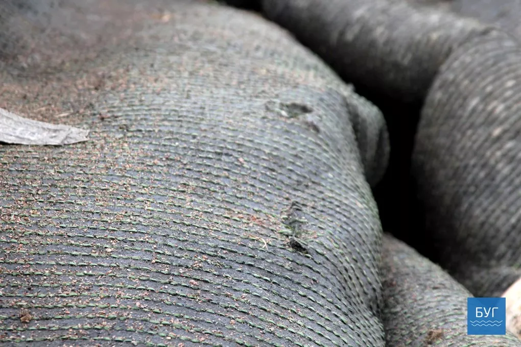 Завершують ремонт покриття спортивного майданчика на стадіоні у Володимирі-Волинському 9