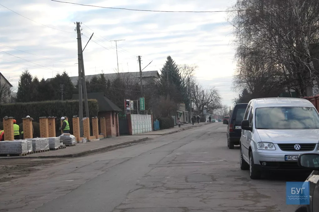 Інспектор Ляля: Водії, обережно. На Драгоманова у Володимирі-Волинському величезна вибоїна 6