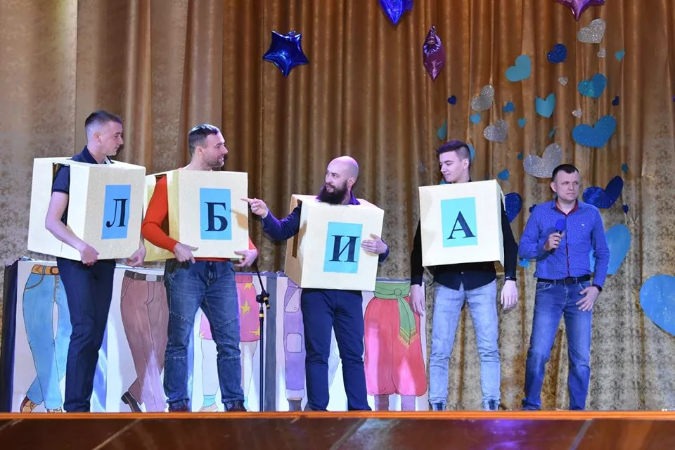 У «Центрі культури, дозвілля та спорту Іваничівської селищної ради» відбулося шоу «Хто зверху?» 6