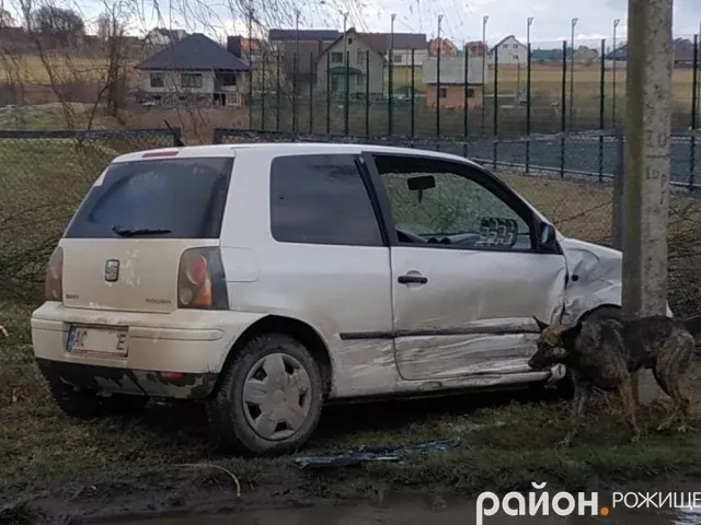 У Рожищі зіткнулись дві автівки: водіїв госпіталізували 2