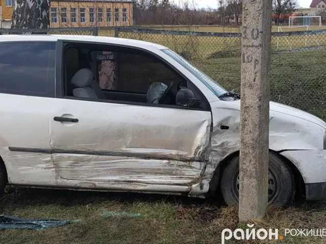 У Рожищі зіткнулись дві автівки: водіїв госпіталізували 6