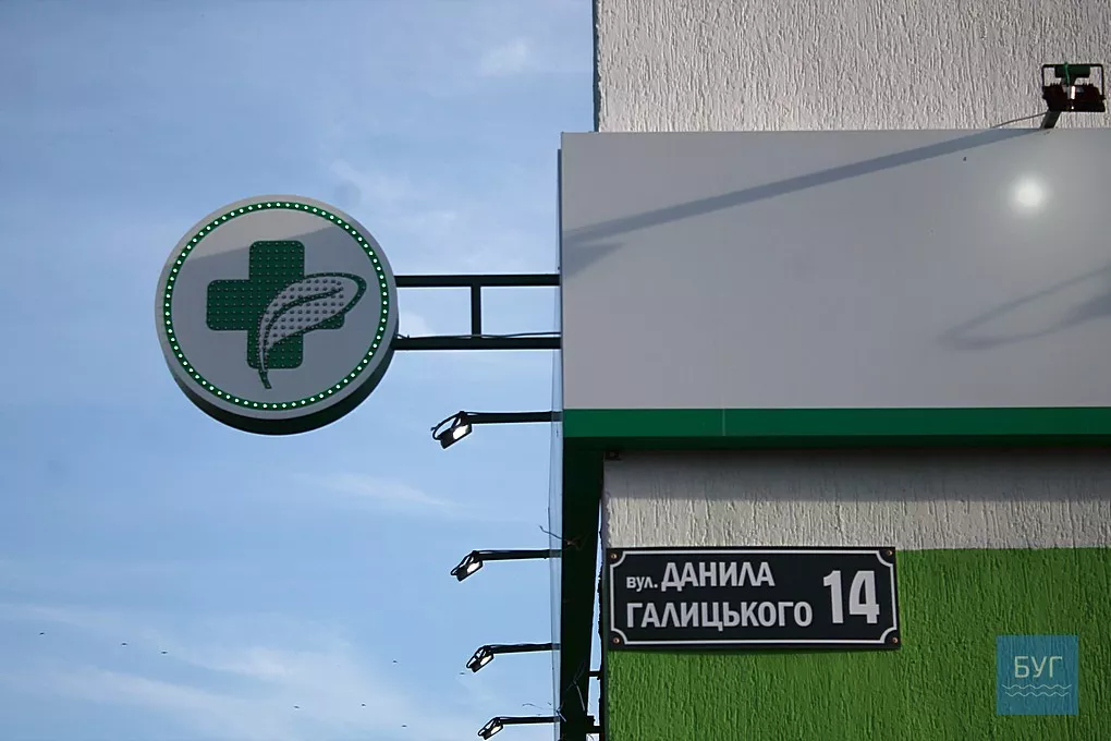 «Масок немає і замовити не можна»: в більшості аптек Володимира-Волинського - проблеми з постачанням медичних масок 6