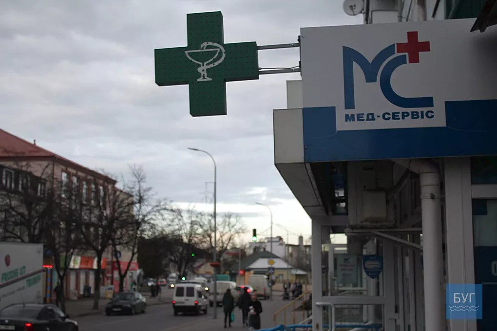 «Масок немає і замовити не можна»: в більшості аптек Володимира-Волинського - проблеми з постачанням медичних масок 12