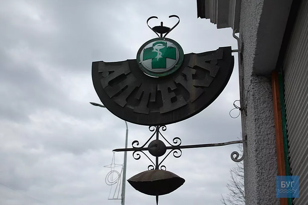 «Масок немає і замовити не можна»: в більшості аптек Володимира-Волинського - проблеми з постачанням медичних масок 22