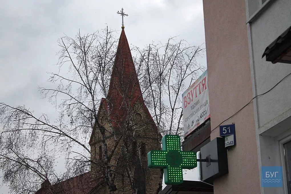 «Масок немає і замовити не можна»: в більшості аптек Володимира-Волинського - проблеми з постачанням медичних масок 8