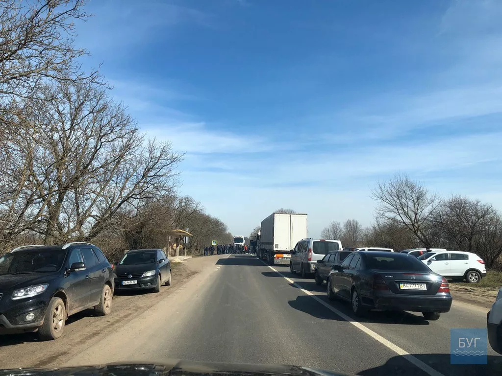 Акція протесту: шахтарі блокують трасу перед Нововолинськом, бо біля Епіцентру була можливість об'їзду 4