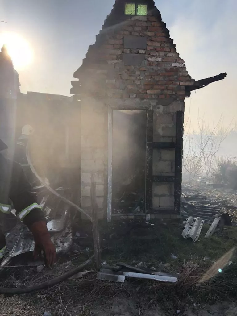 У масиві «Марс» неподалік Володимира-Волинського згоріли дві дачі 2