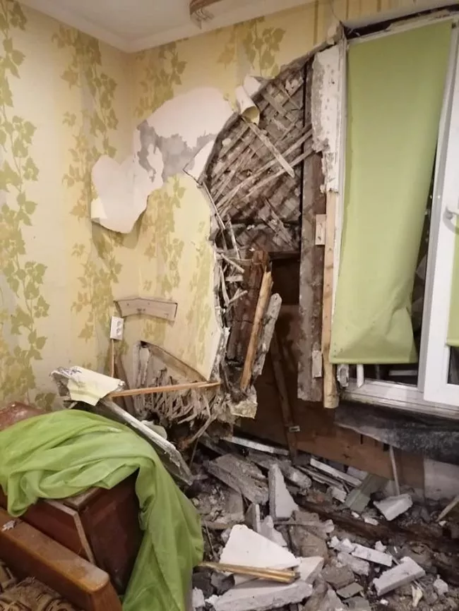 ДТП у Ковелі: позашляховик протаранив паркан та врізався у стіну будинку, де спали люди 4