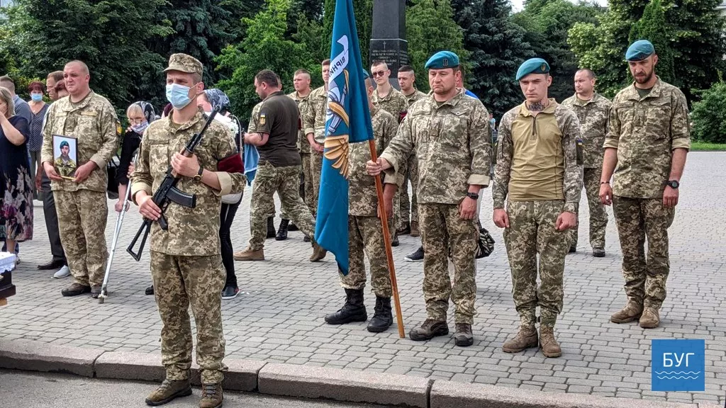 У Володимирі-Волинському прощалися з загиблим Героєм Іллею Струком 33