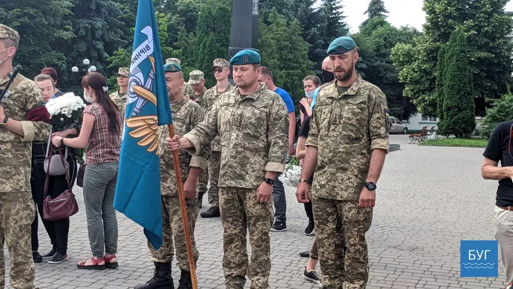 У Володимирі-Волинському прощалися з загиблим Героєм Іллею Струком 32