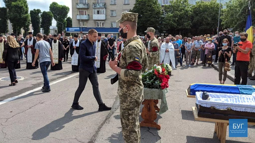 У Володимирі-Волинському прощалися з загиблим Героєм Іллею Струком 28