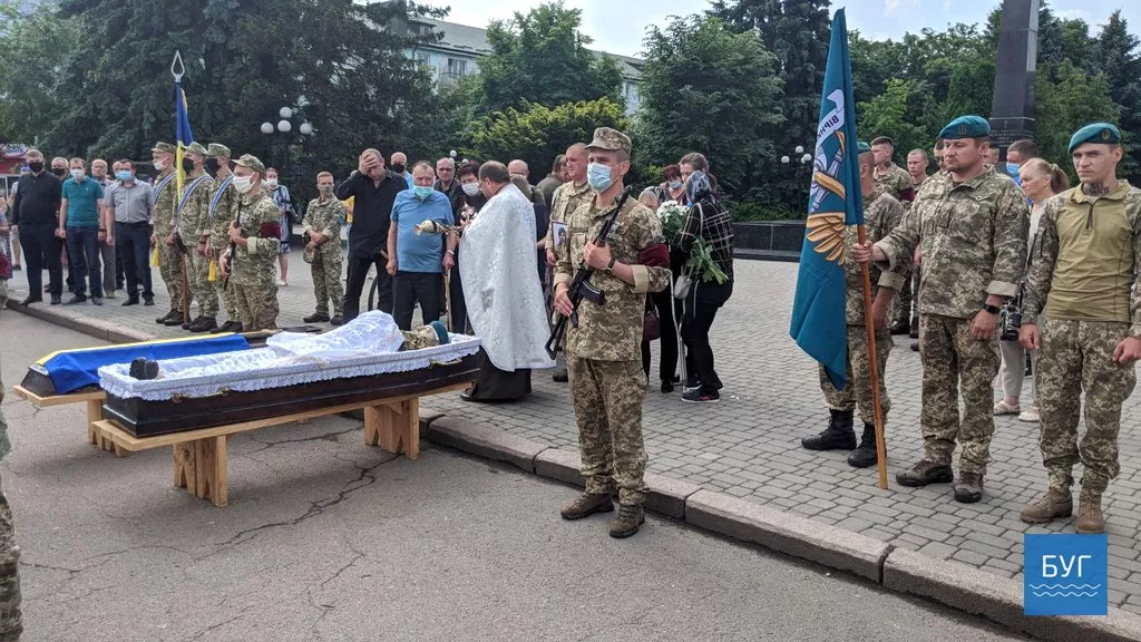 У Володимирі-Волинському прощалися з загиблим Героєм Іллею Струком 35