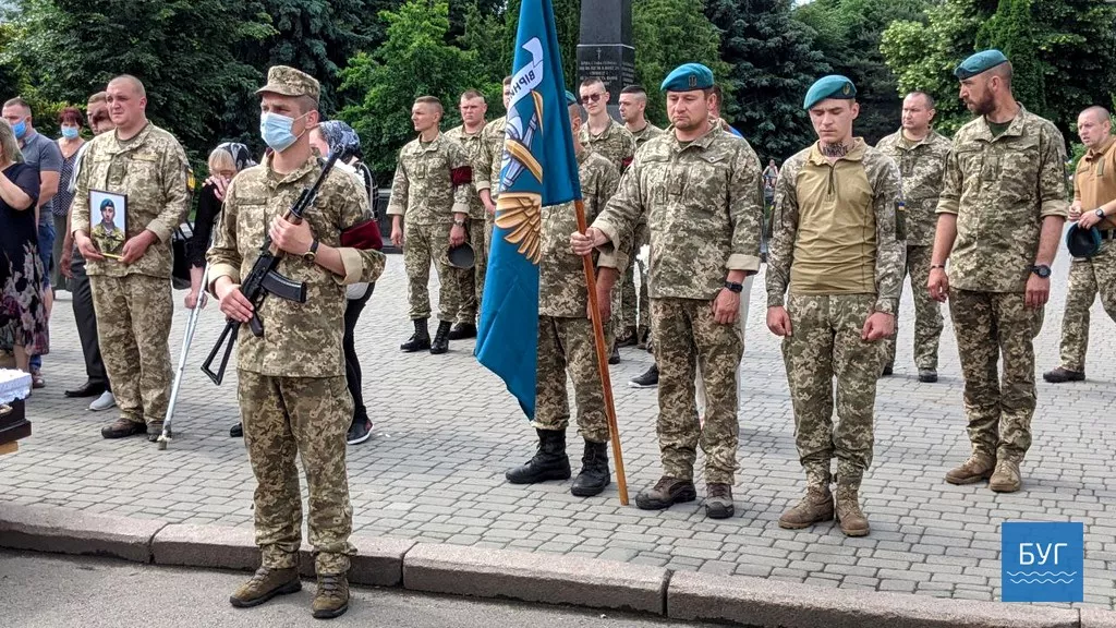 У Володимирі-Волинському прощалися з загиблим Героєм Іллею Струком 13