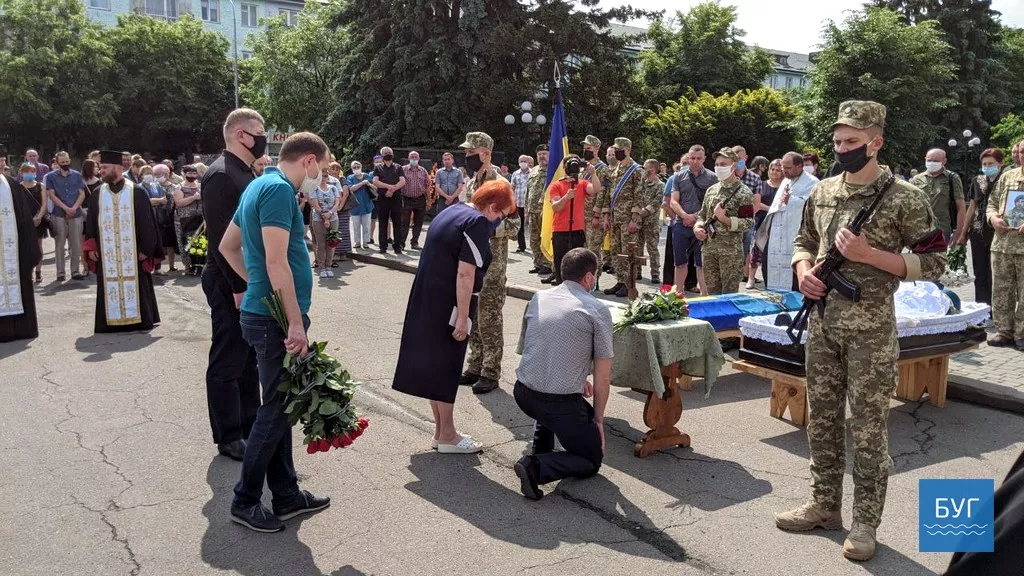 У Володимирі-Волинському прощалися з загиблим Героєм Іллею Струком 10