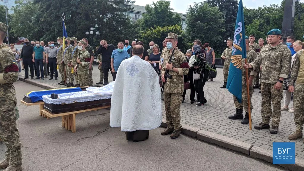 У Володимирі-Волинському прощалися з загиблим Героєм Іллею Струком 9