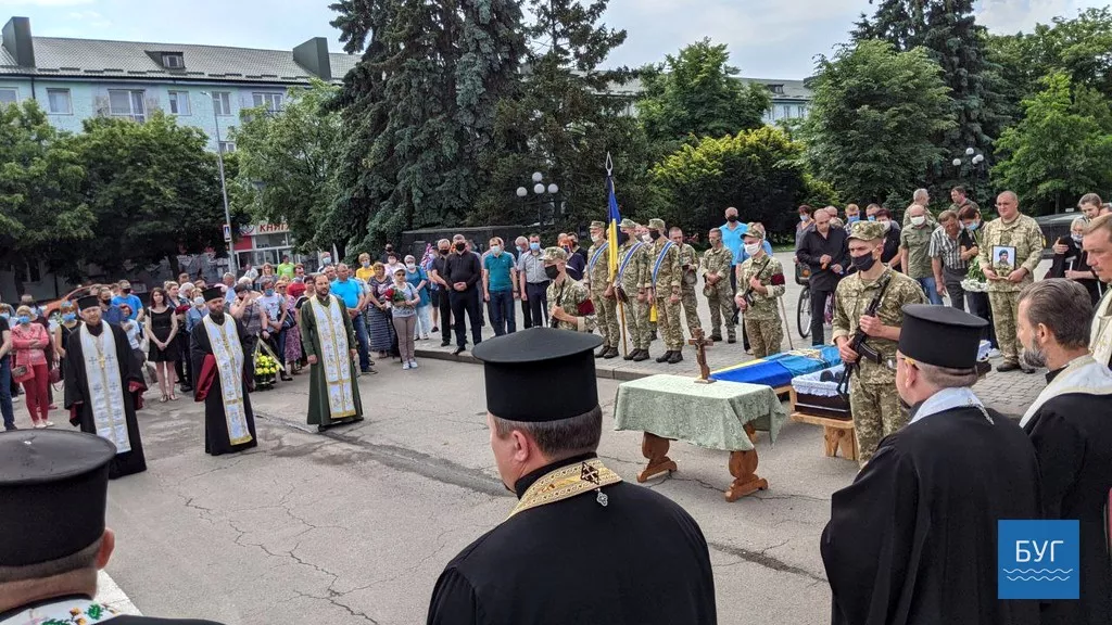 У Володимирі-Волинському прощалися з загиблим Героєм Іллею Струком 8